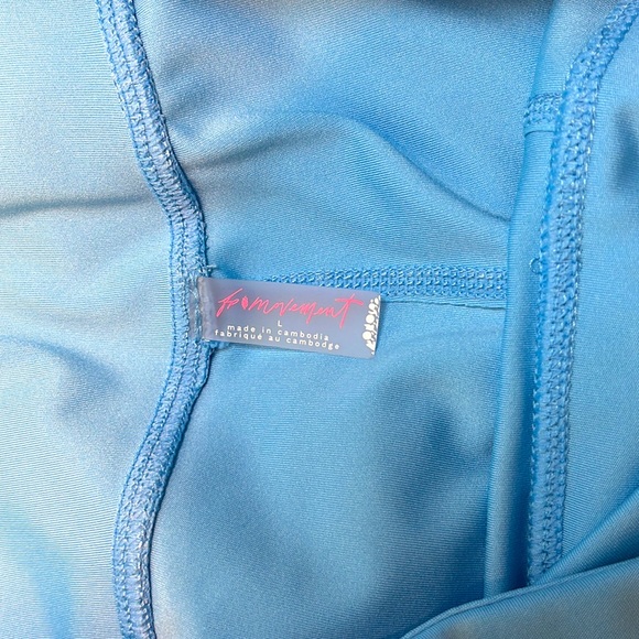 FREE PEOPLE Movement® Alaskan Blue Leggings Size L - NWOT 🫶🏻 - Picture 8 of 10